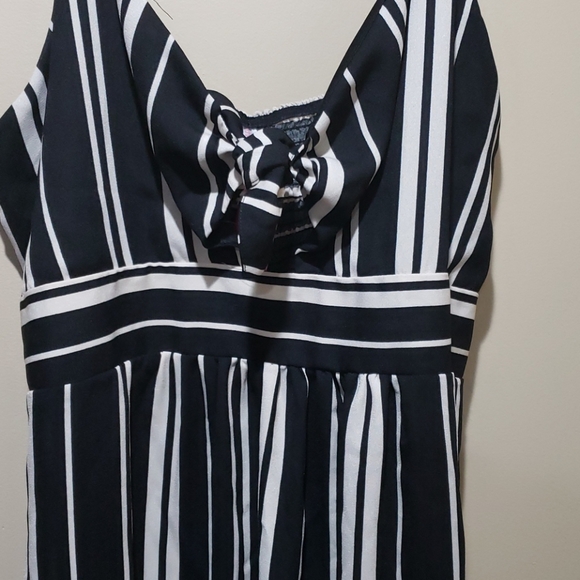 Black and white stripe sundress - Picture 4 of 4